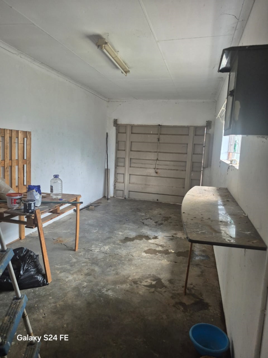 6 Bedroom Property for Sale in Rustenburg North North West